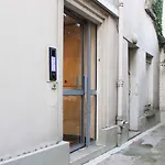 Appartement Deux Pieces Lumineux Et Sans Vis A Vis