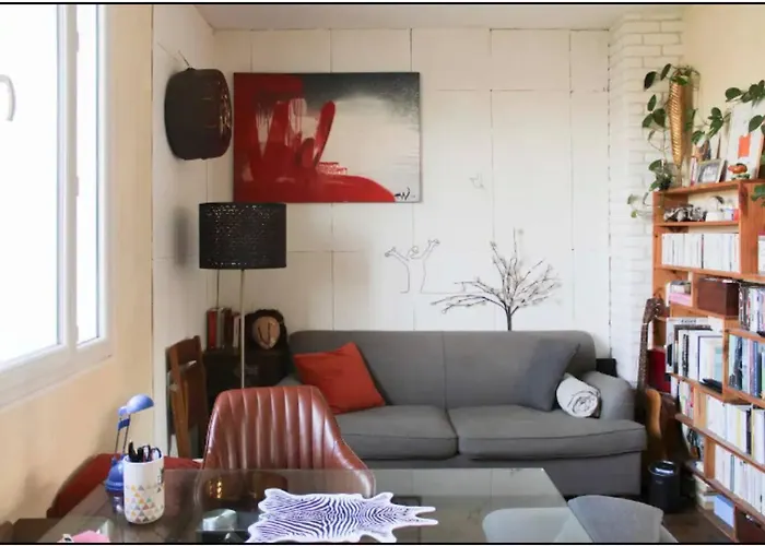 Appartement Deux Pieces Lumineux Et Sans Vis A Vis